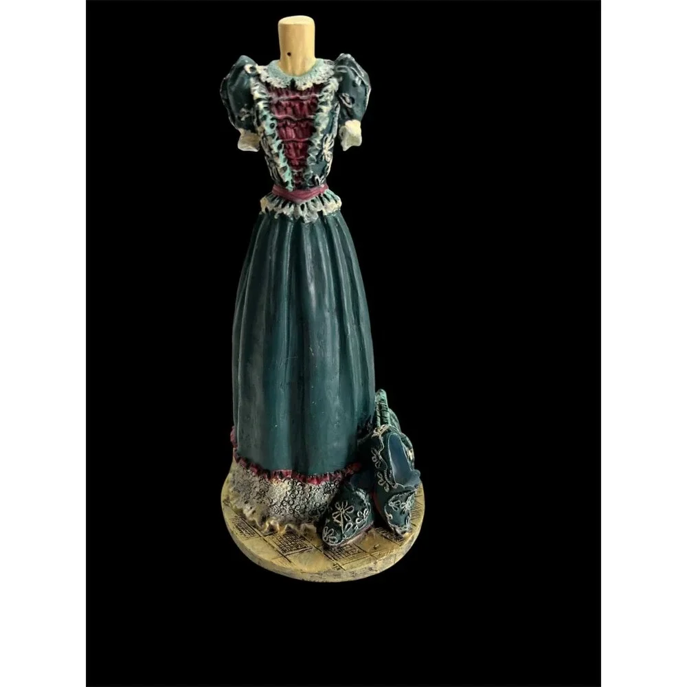 Vintage Victorian Style Miniature Dress Form‎ Figurine Set of 7 26-05-22